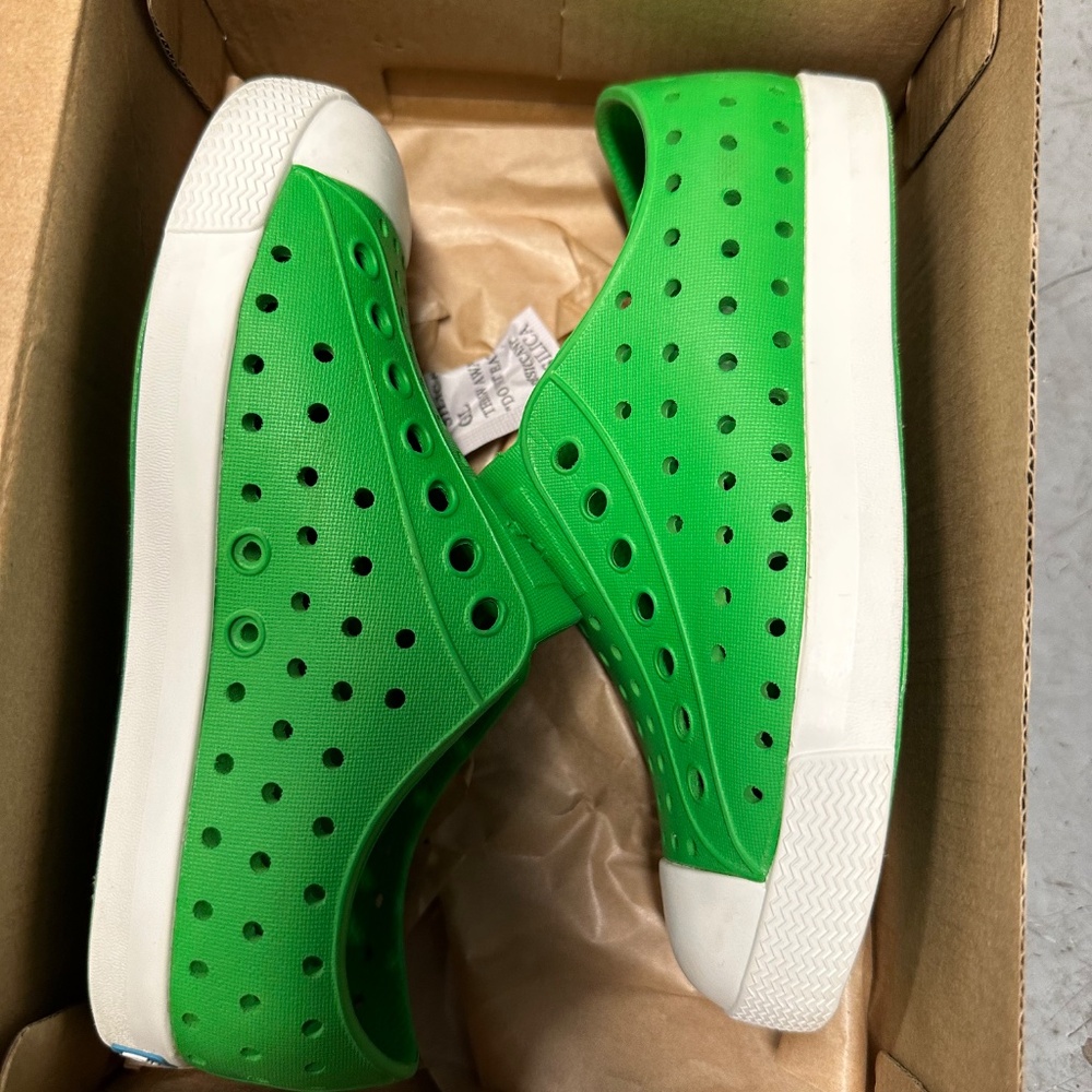 New In Box Kids Native Shoe C10 Green